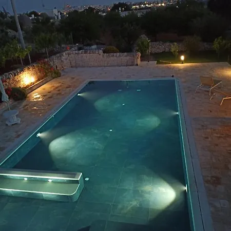 Trullo Cinquenoci Holiday home *