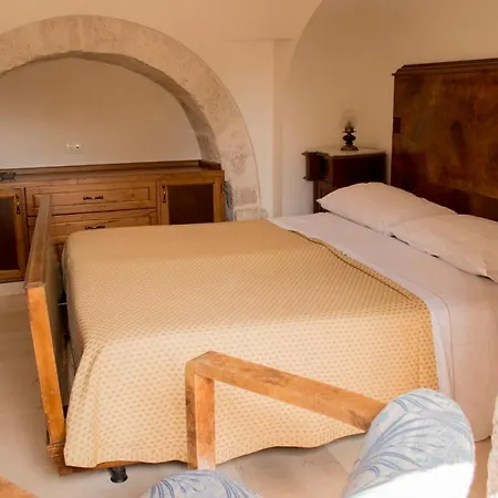 Trullo Cinquenoci * Locorotondo